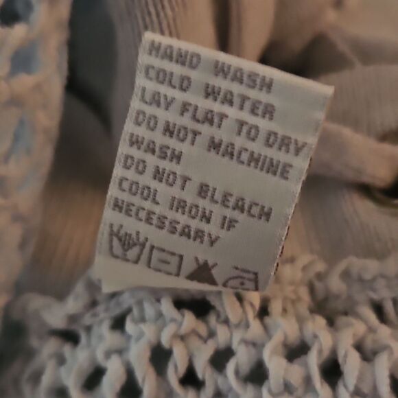 Curio's Vintage Women's White Sweater - Picture 13 of 13